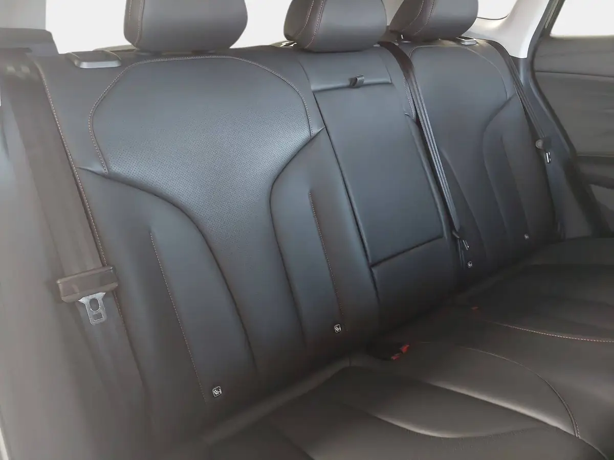 MG HS 1.5 HYBRID+ MY25.5 LUXURY LEDER 360-GRAD-KAMERA 19-ZOLL-LM