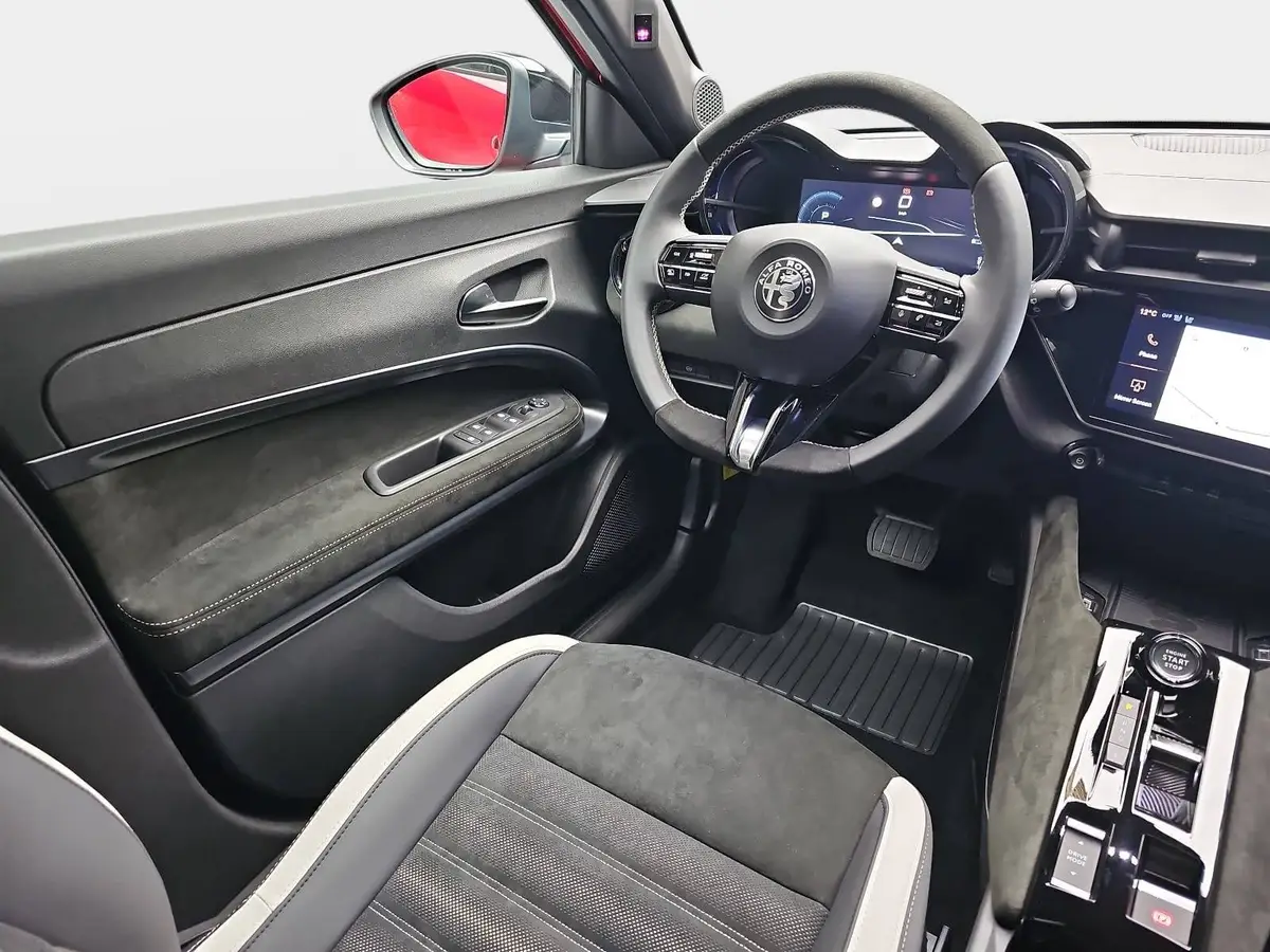 ALFA ROMEO JUNIOR ELETTRICA 54 KWH FÖRDERFÄHIG SPORT SPECIALE