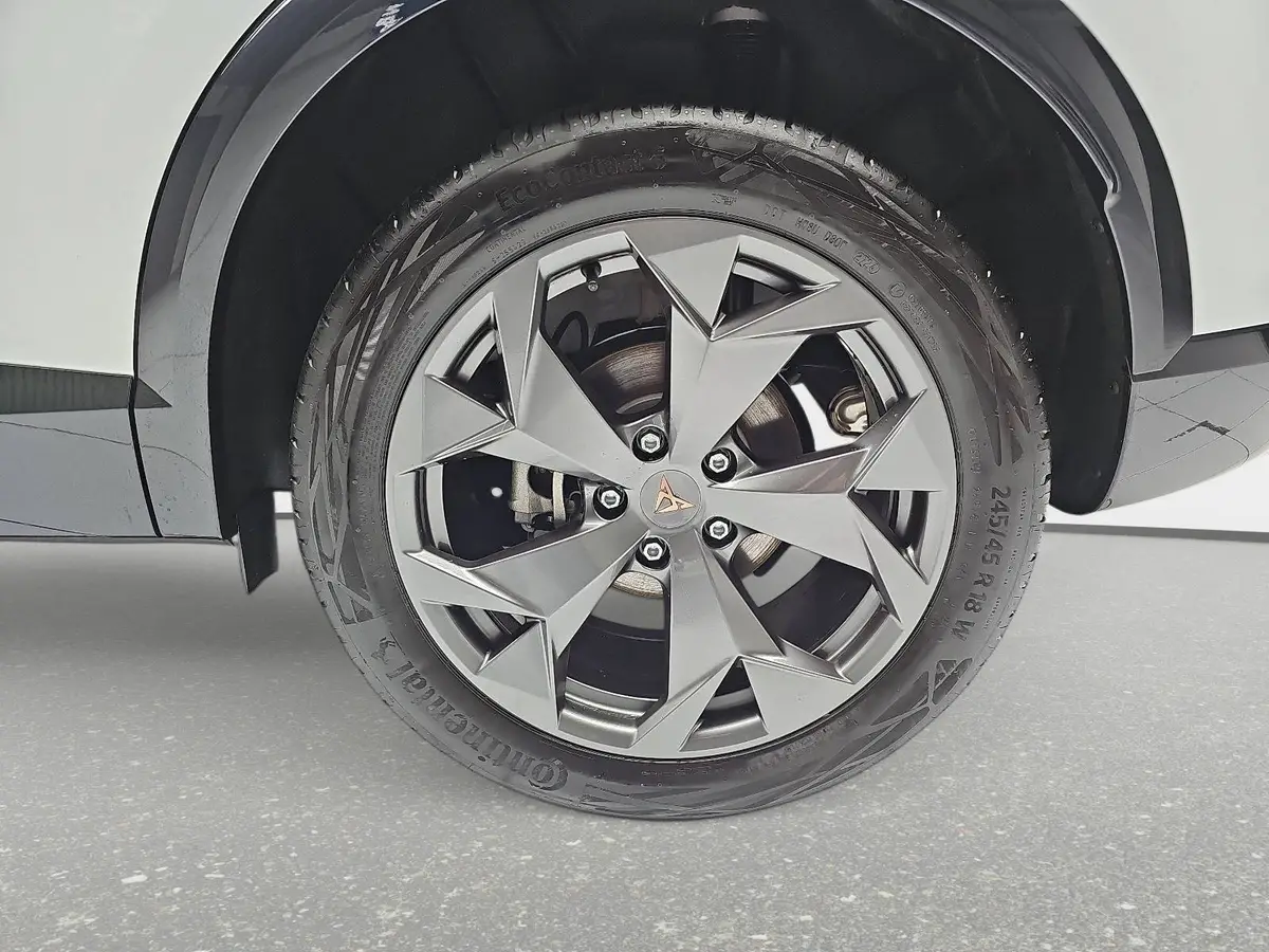 CUPRA FORMENTOR 1.5 ETSI DSG NAVI LED ACC SPURPAKET EL.HECKKL. AHK