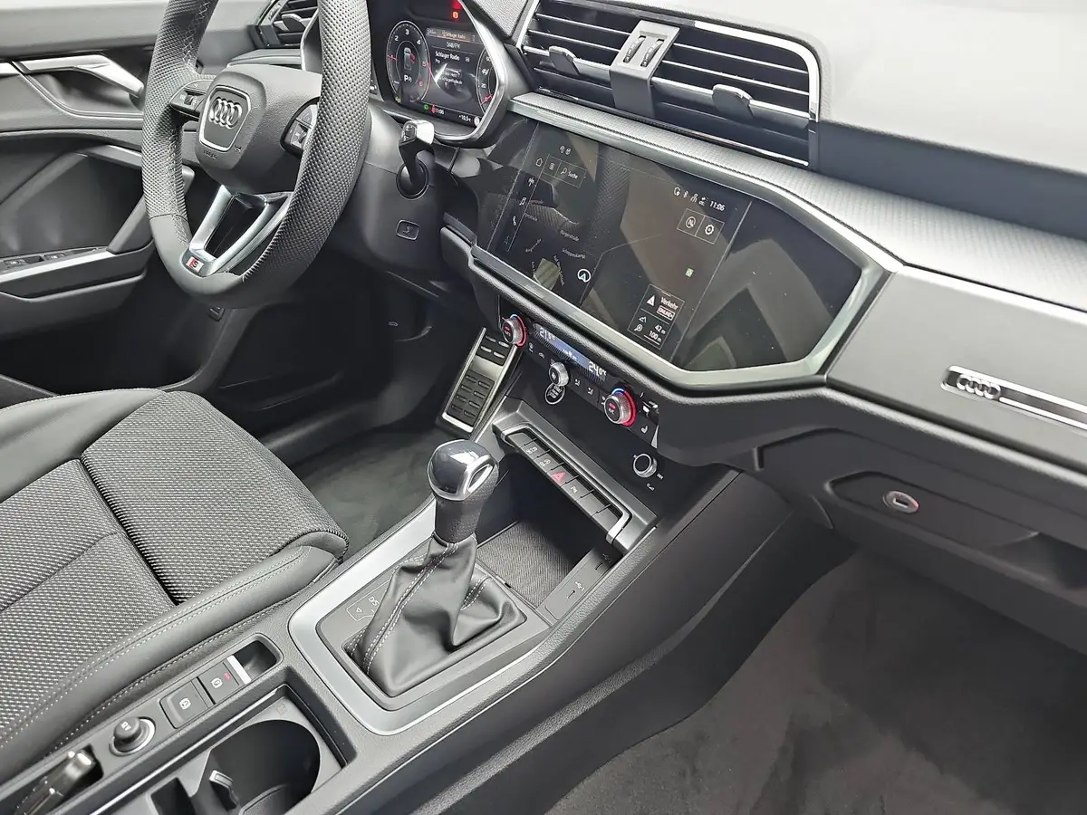 AUDI Q3 35 TDI S-TRONIC S LINE NAVI LED PANO ACC BLACK+ KA