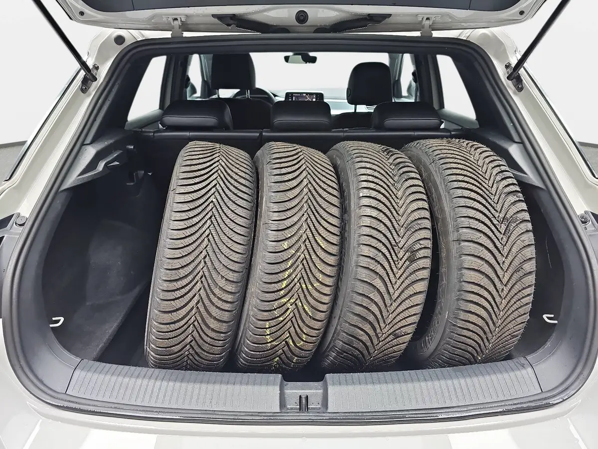 VW T-ROC 1.5 TSI DSG GOAL NAVI LED KLIMAAUTO ACC KAMERA AHK