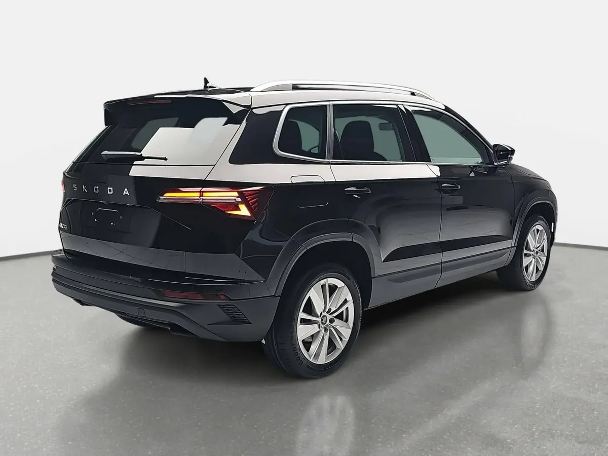 SKODA KAROQ 1.5 TSI DSG SELECTION LED ACC AHK