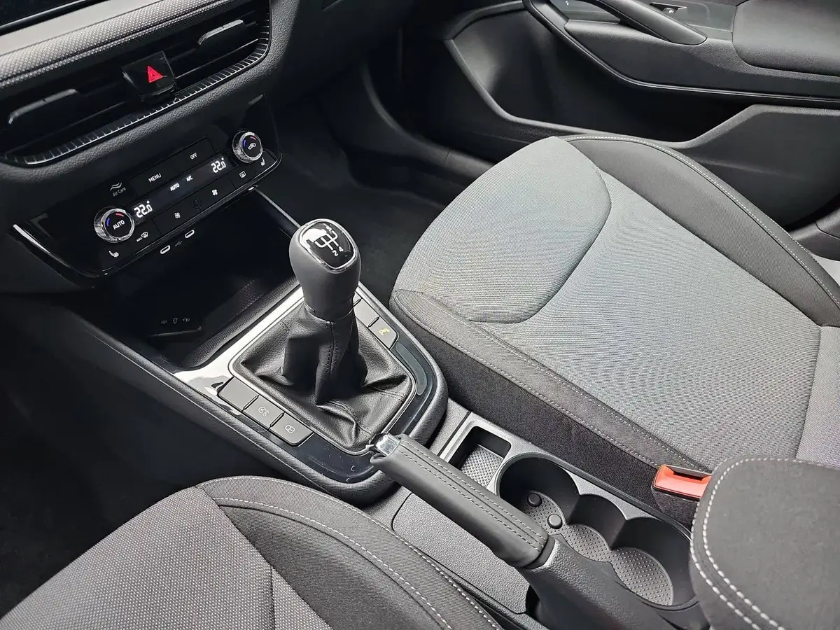 SKODA FABIA 1.0 TSI KLIMAAUTO LED SITZH. KAMERA