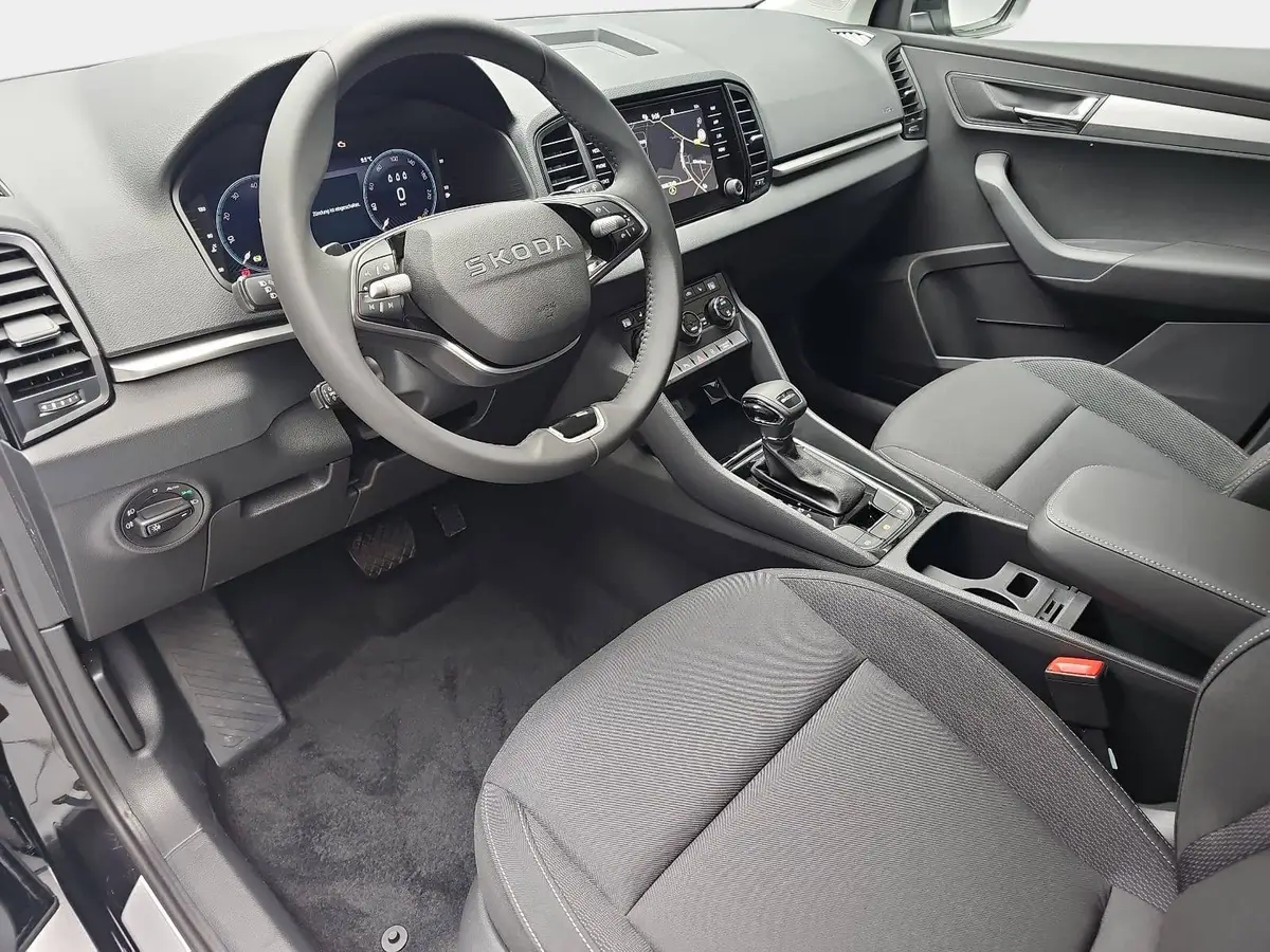SKODA KAROQ 1.5 TSI DSG SELECTION LED ACC AHK