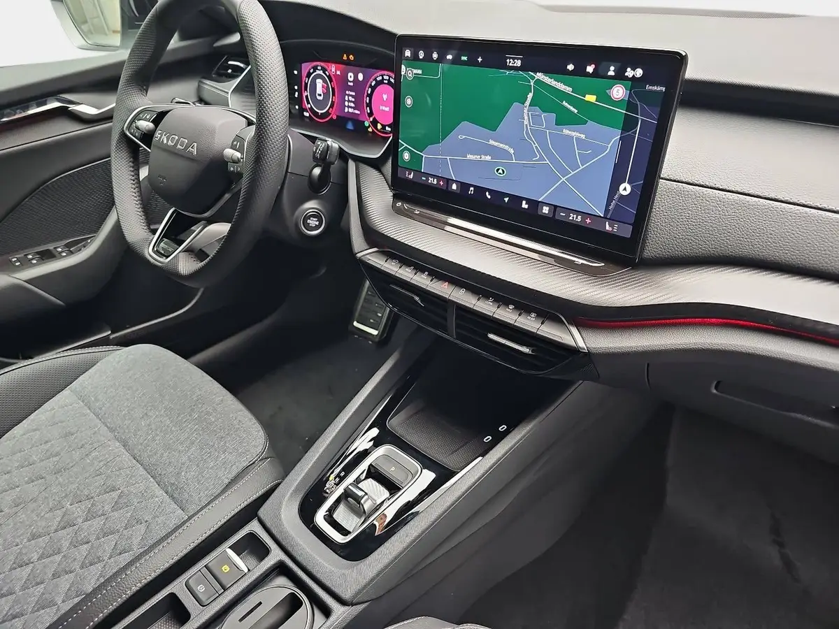 SKODA OCTAVIA COMBI 2.0 TDI DSG SPORTLINE NAVI LED