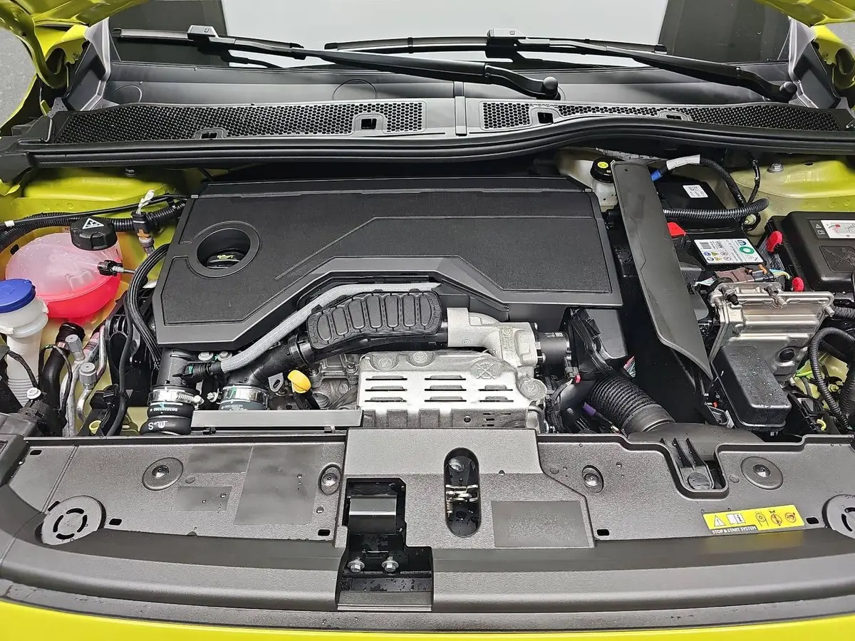PEUGEOT 208 1.2 HYBRID 110 E-DSC6 STYLE LED GRA SHZ