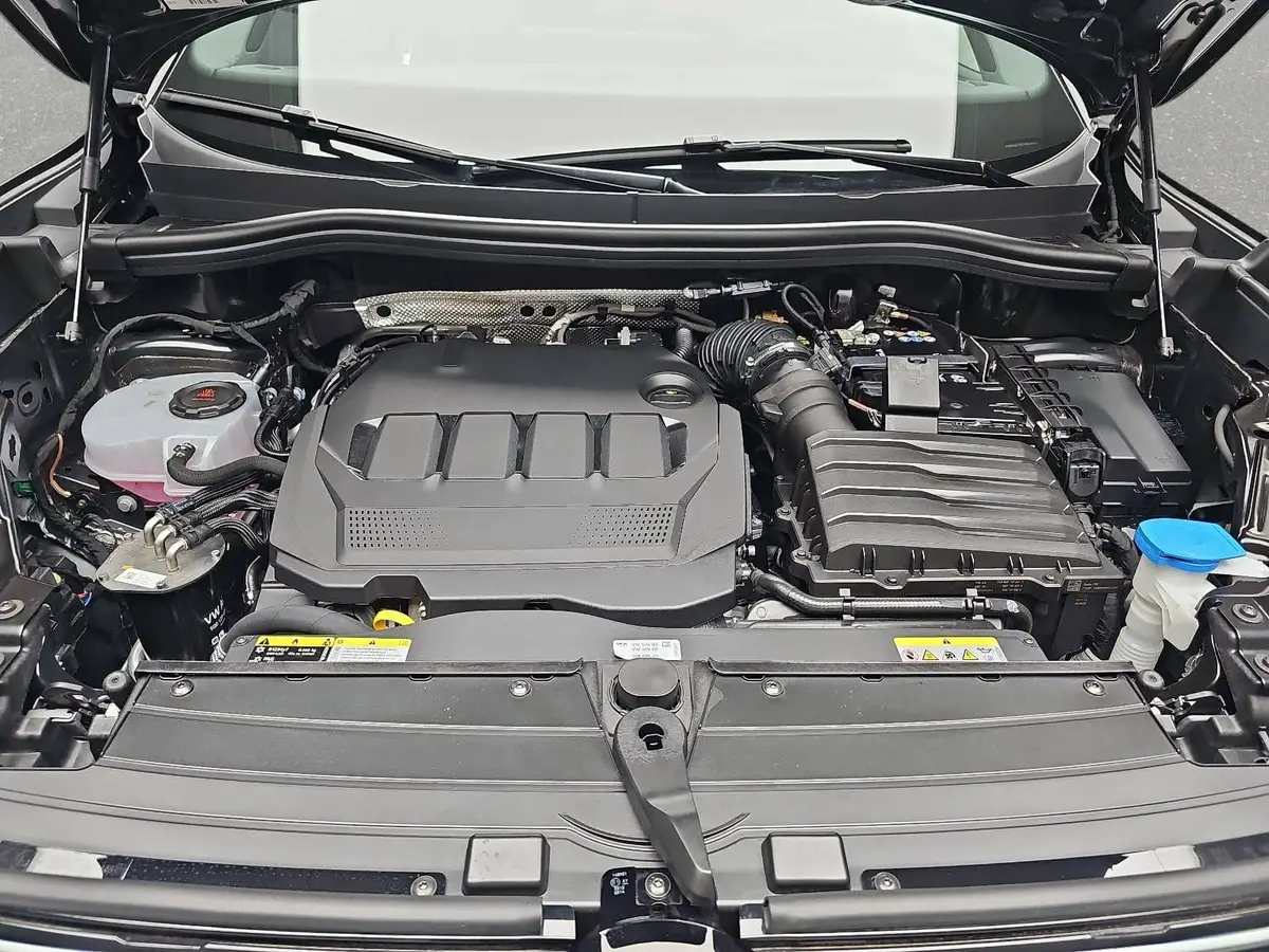 VW TIGUAN 2.0 TDI DSG R-LINE NAVI LED PANO