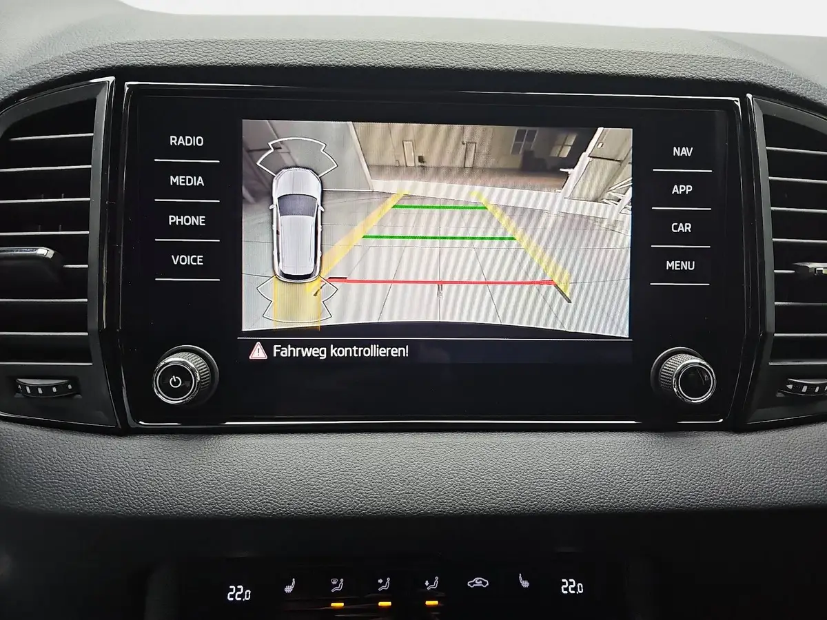 SKODA KAROQ 1.5 TSI DSG SELECTION NAVI LED ACC WINTER KAMERA A