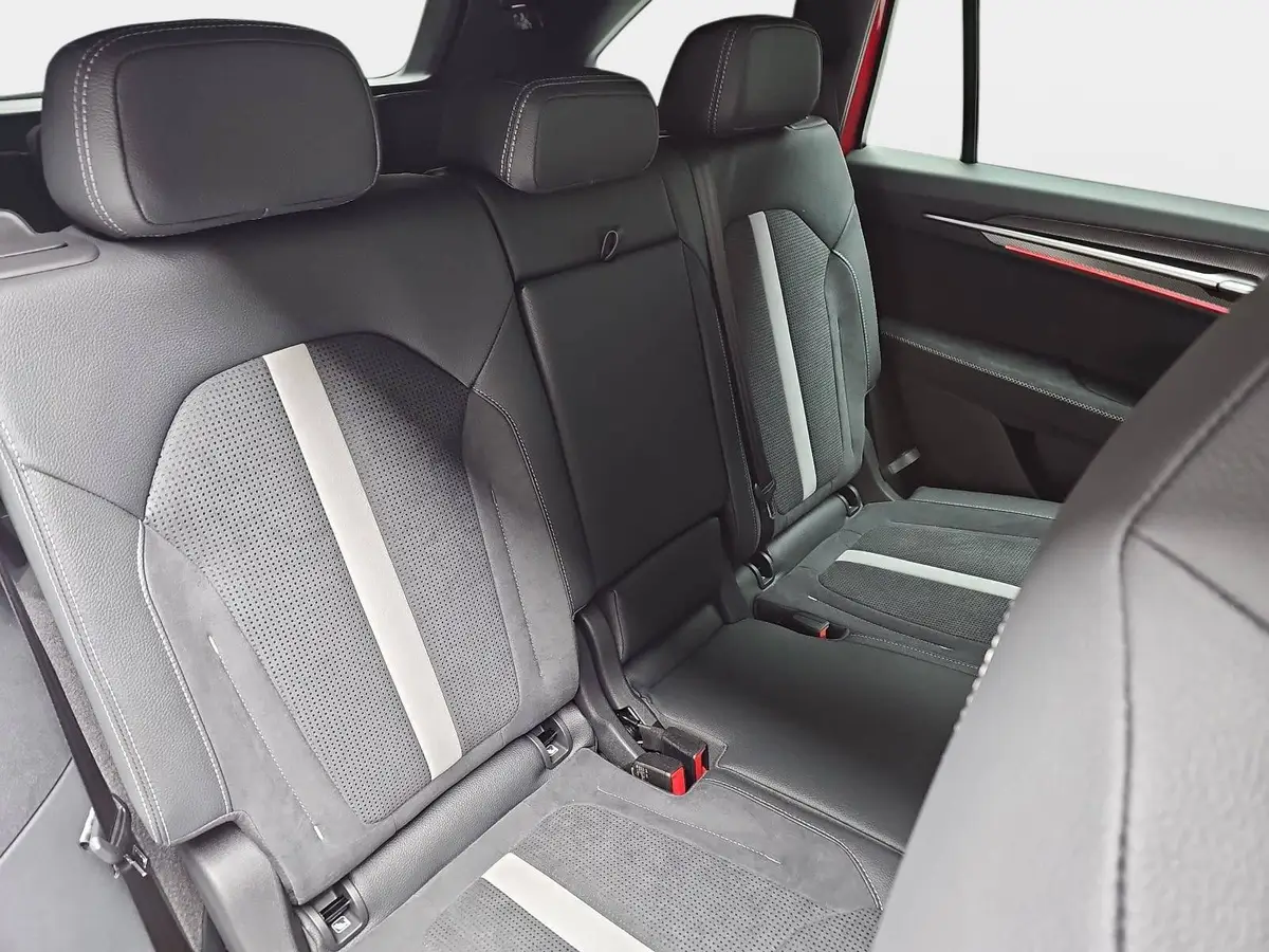 SKODA KODIAQ 2.0 TDI DSG SPORTLINE 4X4 NAVI LED ACC PANO 7S AHK