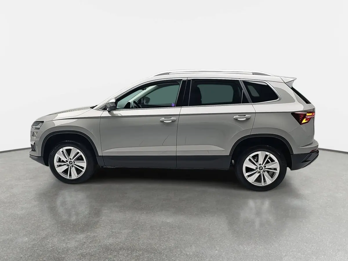 SKODA KAROQ 1.5 TSI DSG SELECTION LED ACC AHK