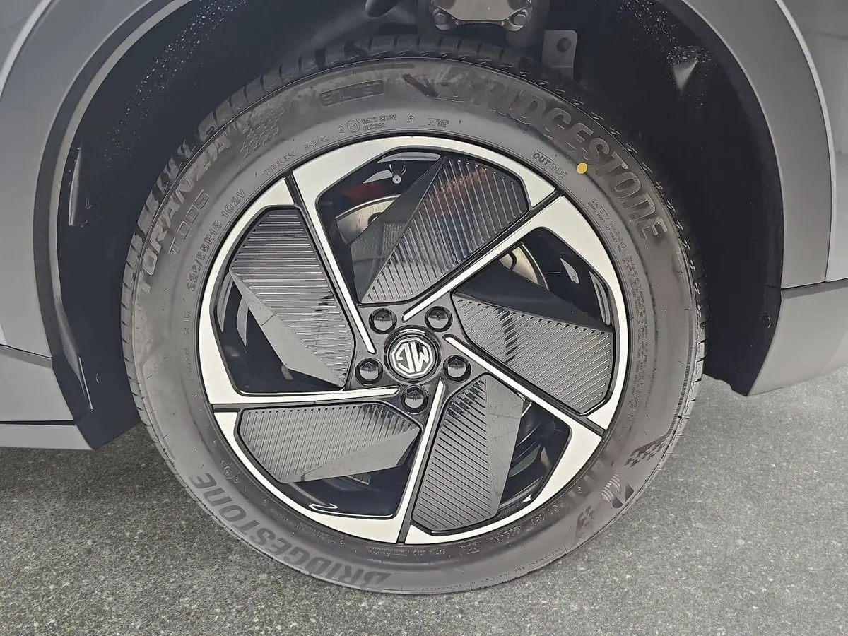 MG S5 EV 64 KWH MY25 LUXURY
