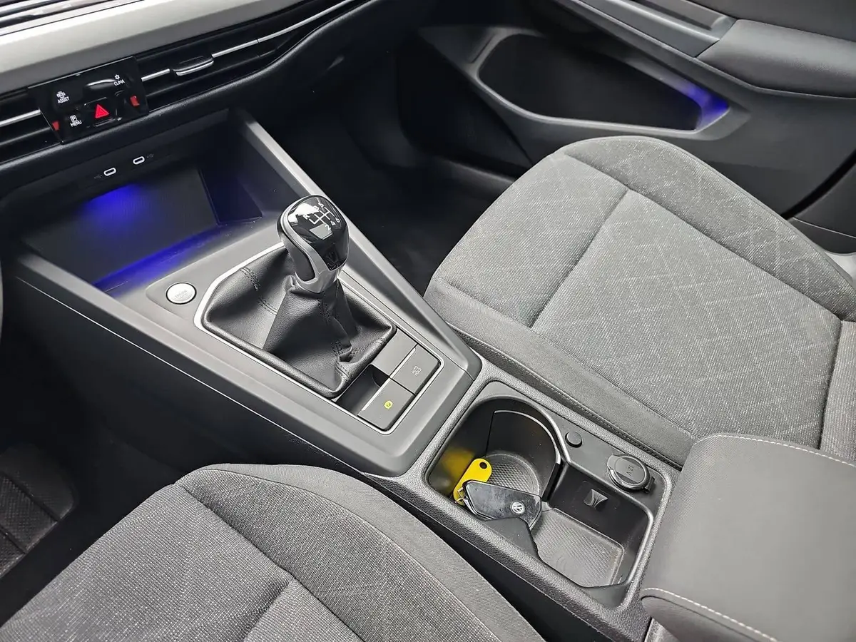 VW GOLF VARIANT 2.0 TDI VIII LIFE NAVI LED LM