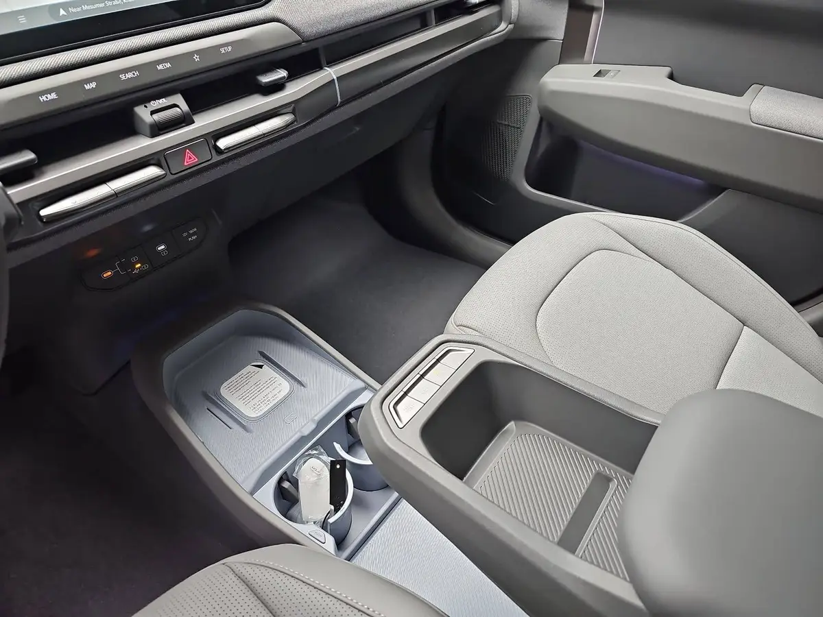 KIA EV3 81.4 KWH EARTH MJ26 WINTER BUSIN. UPGRADE DRIVEWISE-PARK DESIGN SOUND