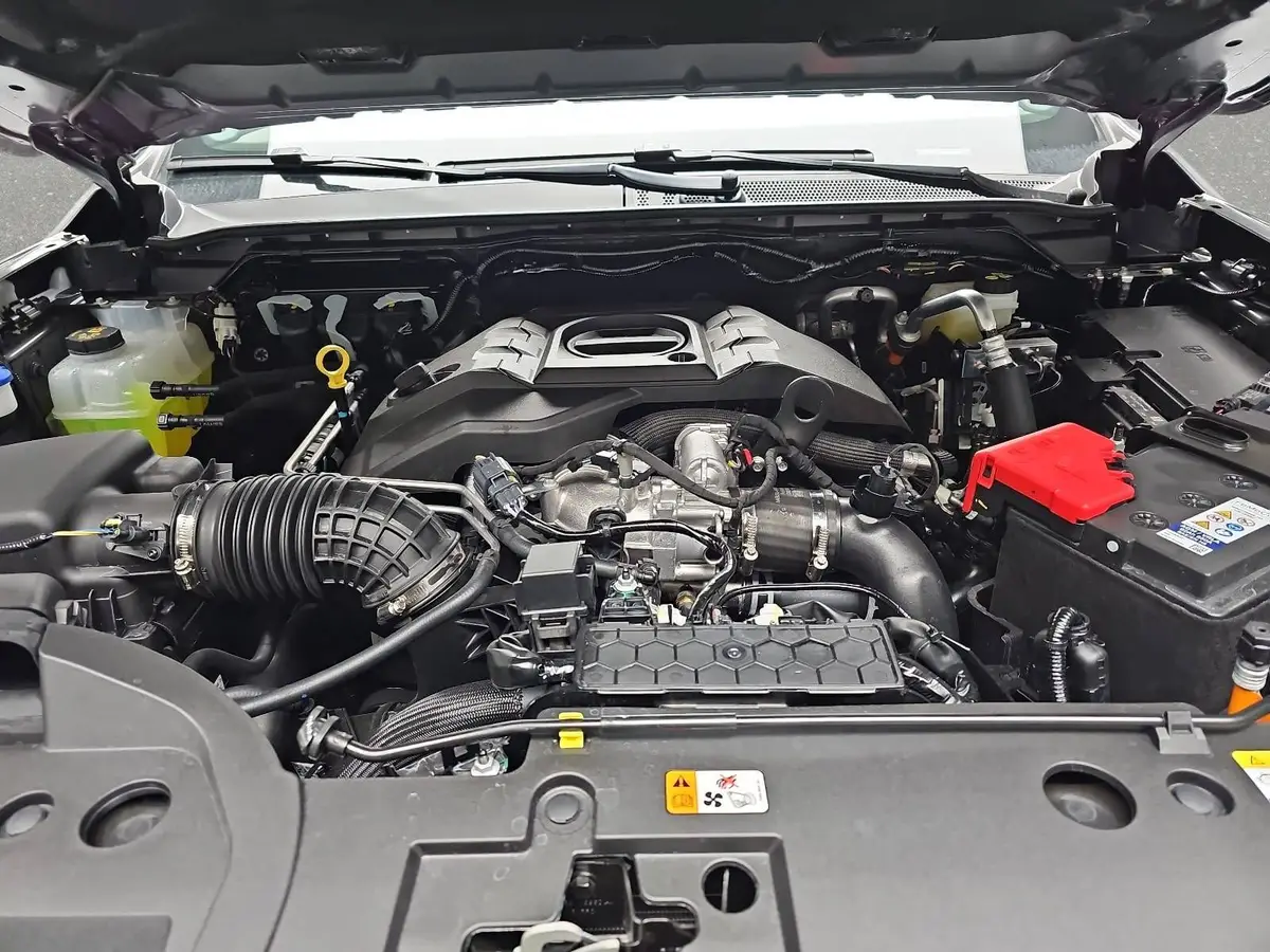 VW AMAROK 3.0 TDI AUTO. DOKA AVENTURA 4M NAVI LED EL.RO AHK