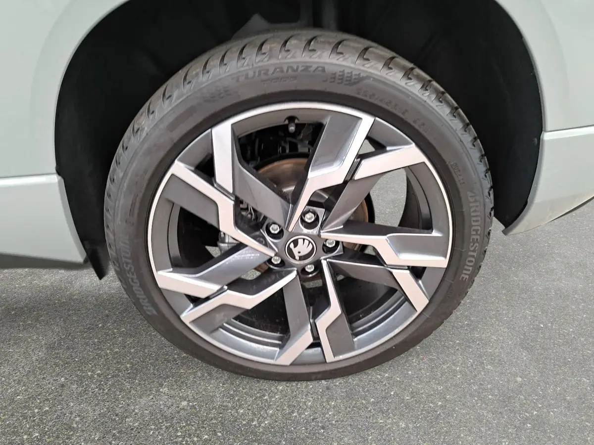 SKODA KAROQ 2.0 TDI DSG SPORTLINE 4X4 NAVI LED