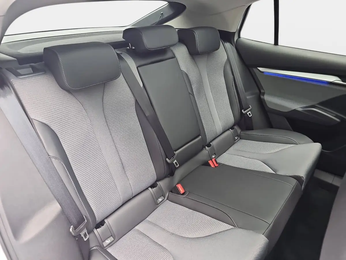 SKODA ENYAQ COUPE 85 SELECTION 82KWH AHK PANO