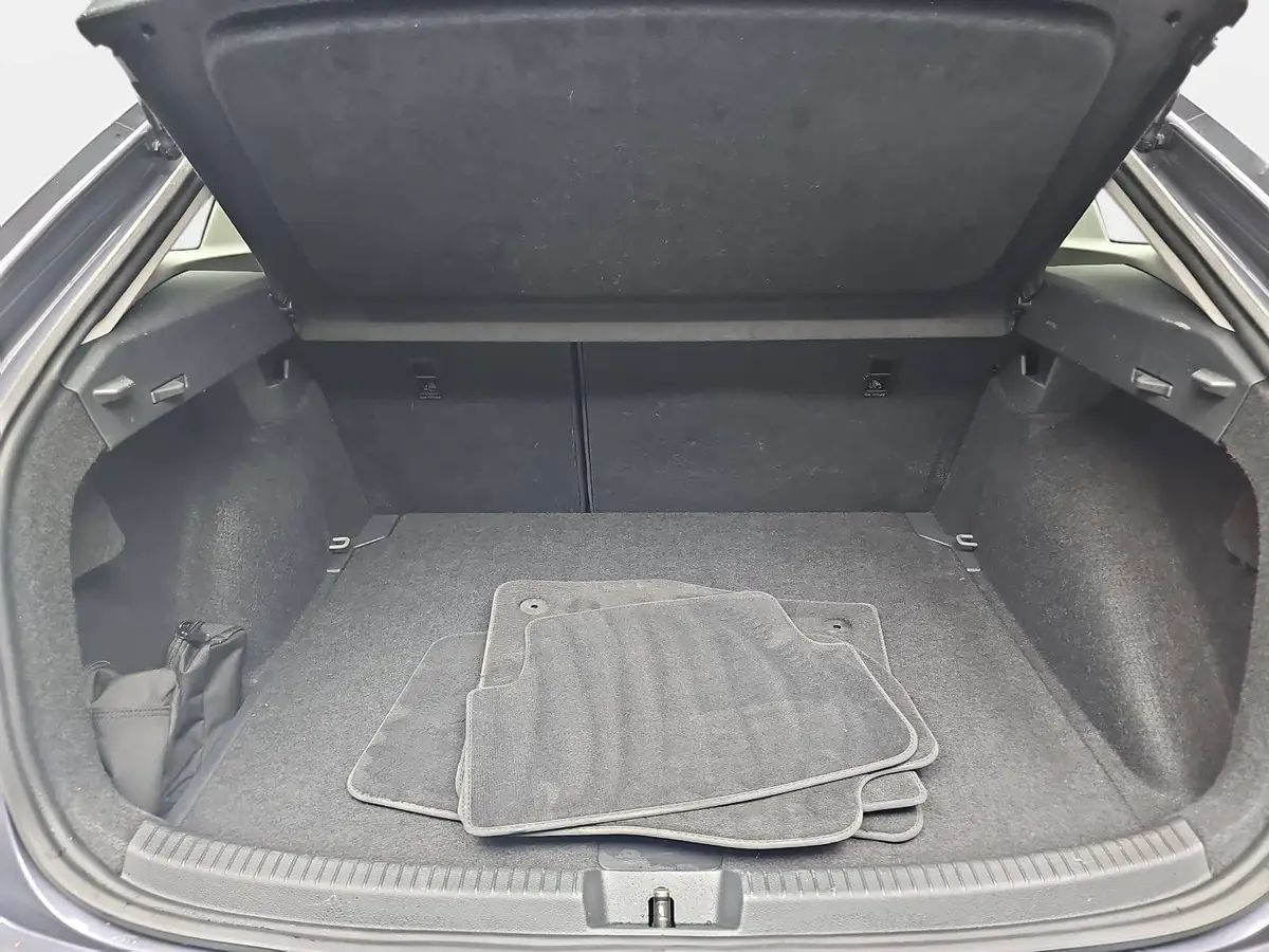 VW TAIGO 1.0 TSI DSG LIFE NAVI LED ACC PDC AHK