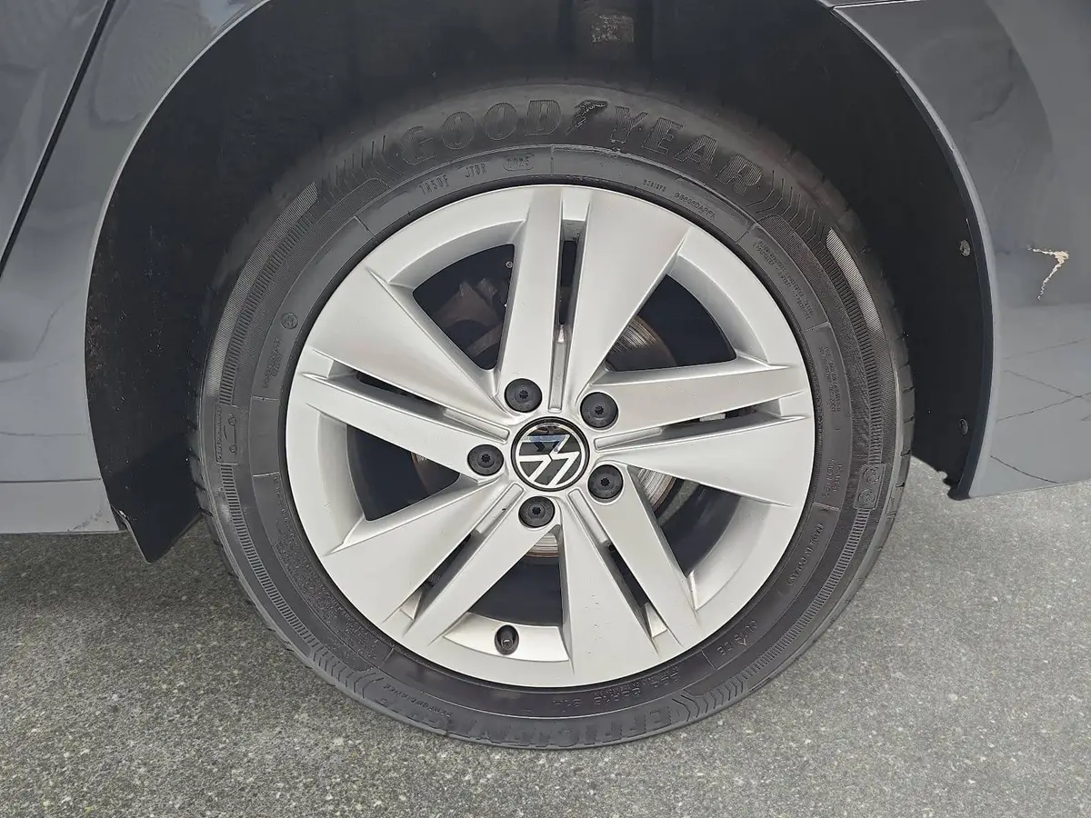 VW GOLF 1.5 TSI VIII VARIANT LIFE LED AHK LM