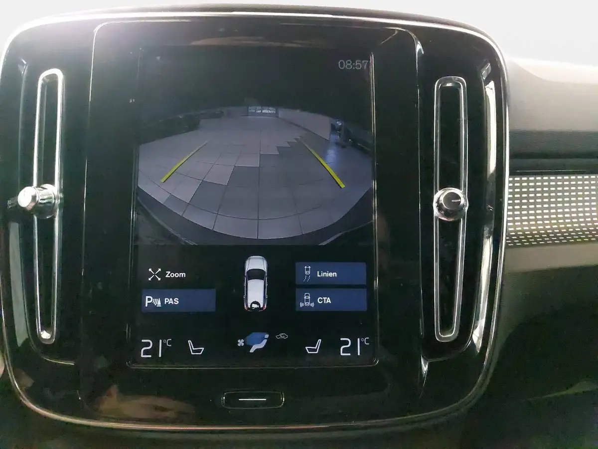 VOLVO XC40 T3 2WD R-DESIGN LED GRA WINTER LM