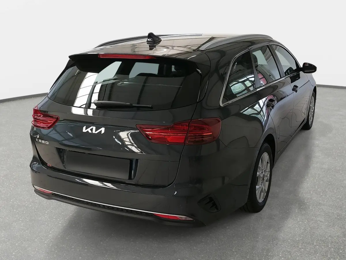 KIA CEED SW 1.5 T-GDI 48V DCT7 ULTIMATE EDITION