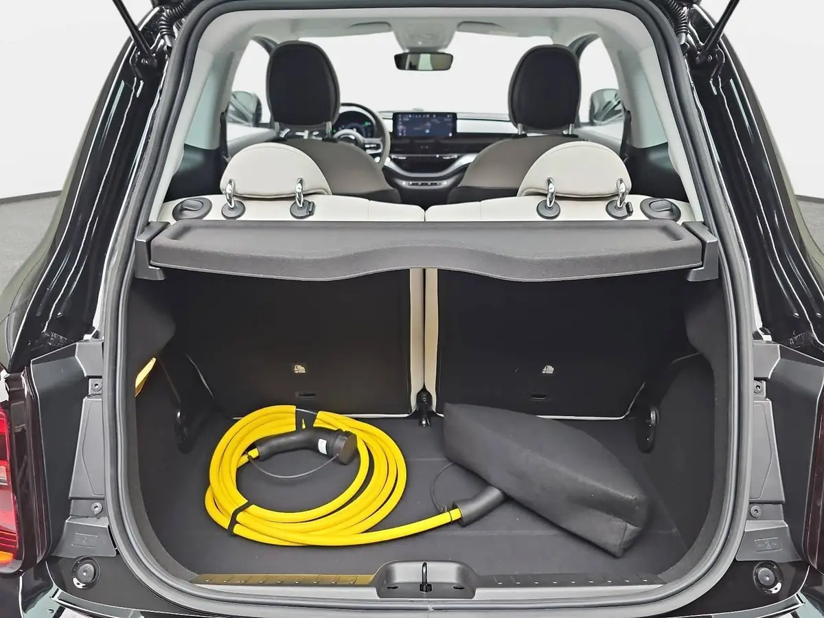 FIAT 500E ELEKTRO 42 KWH LA PRIMA