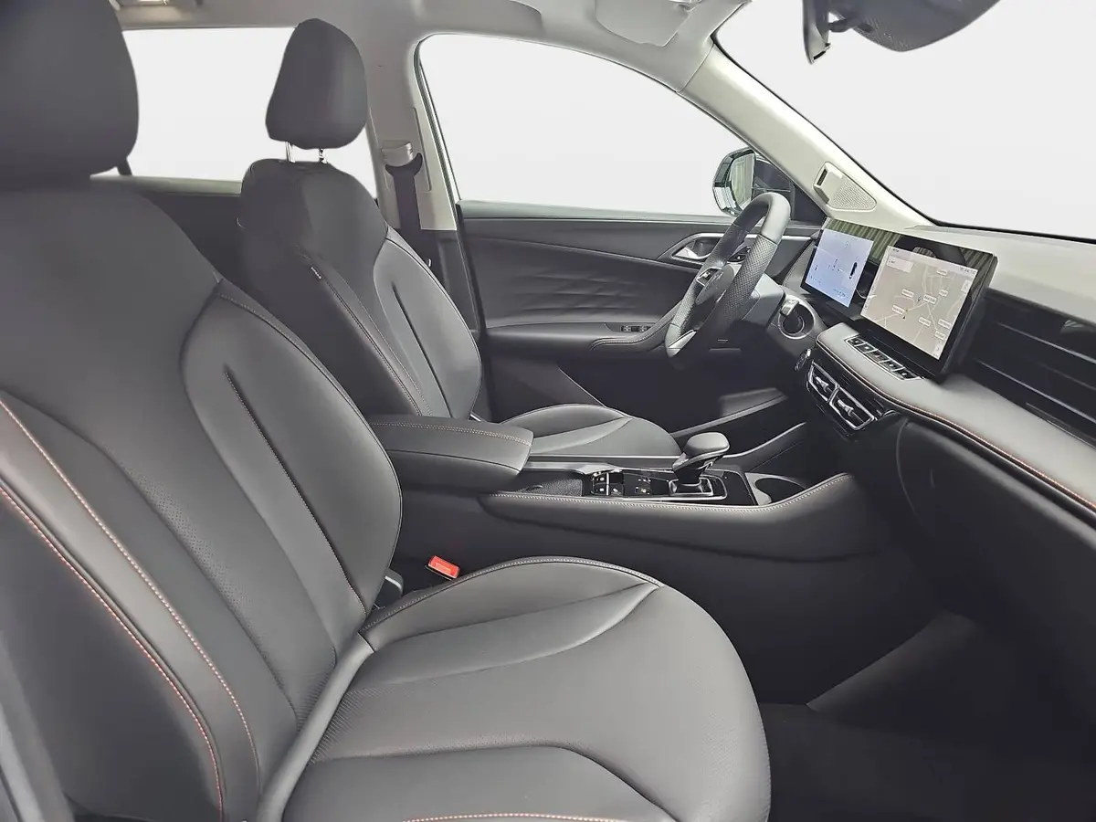 MG HS 1.5 PLUG-IN-HYBRID MY25.5 LUXURY LEDER 360-GRAD-KAMERA 19-ZOLL-LM