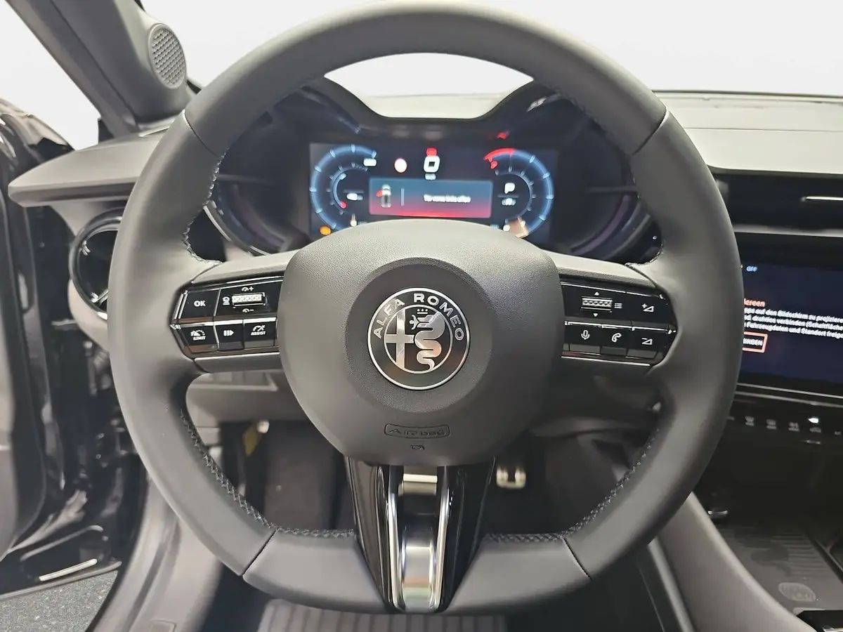 ALFA ROMEO JUNIOR IBRIDA 1.2 VGT 48V-HYBRID 21KW TI TECHNOLOGIE PAKET 18 ZOLL LM