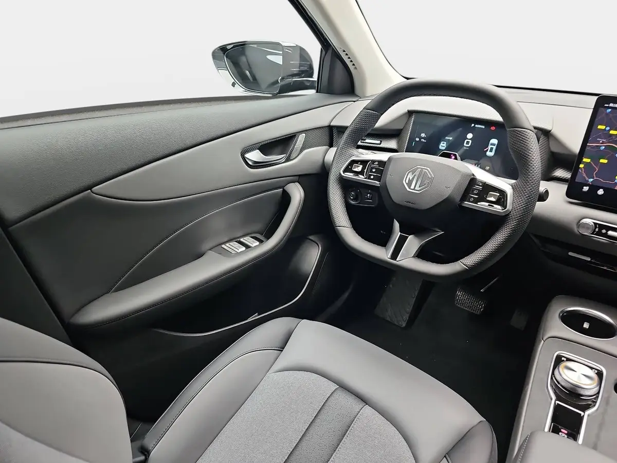 MG S5 EV 64 KWH MY25 LUXURY