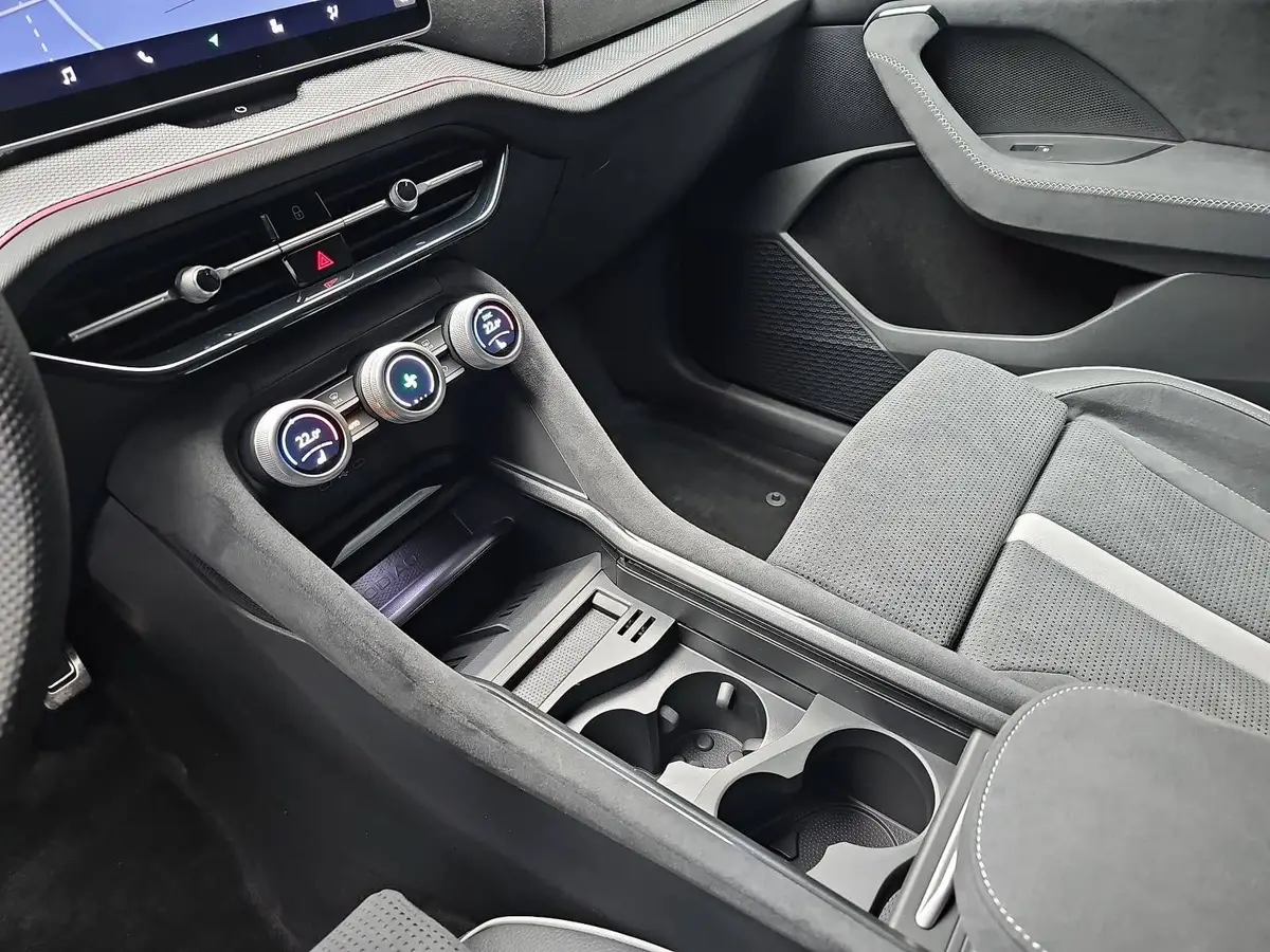 SKODA KODIAQ 1.5 DSG SPORTLINE NAVI LED ACC WINTER KAMERA AHK L