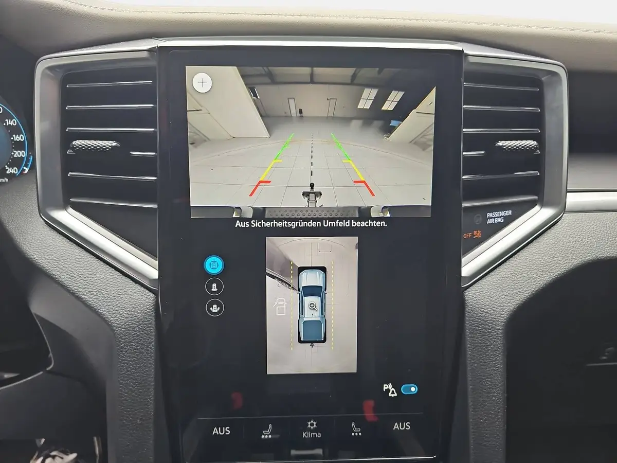 VW AMAROK 3.0 TDI AUTO. DOKA AVENTURA 4M NAVI LEDI AHK LM21