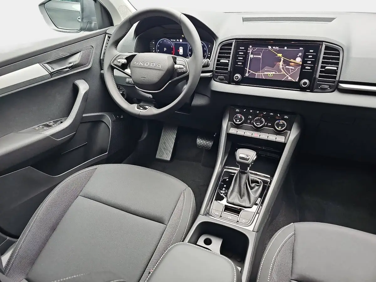 SKODA KAROQ 1.5 TSI DSG SELECTION LED ACC AHK