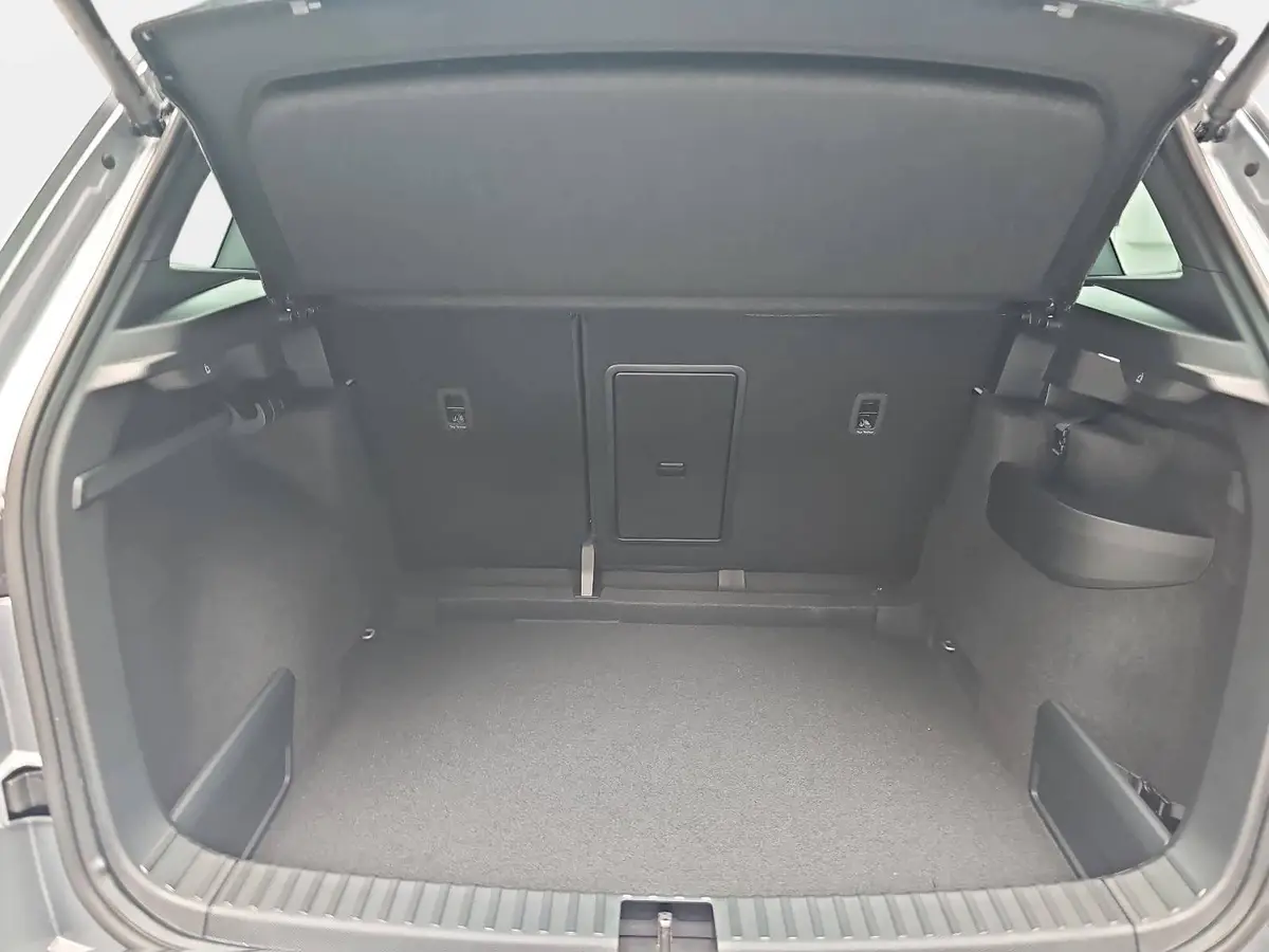 SKODA KAROQ 1.5 TSI DSG SPORTLINE NAVI LED AHK