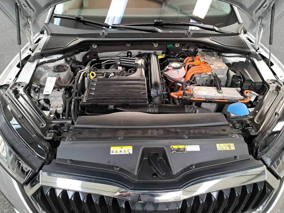 SKODA OCTAVIA COMBI HYBRID 1.4 TSI IV STYLE NAVI ACC HUD PDC KAMERA