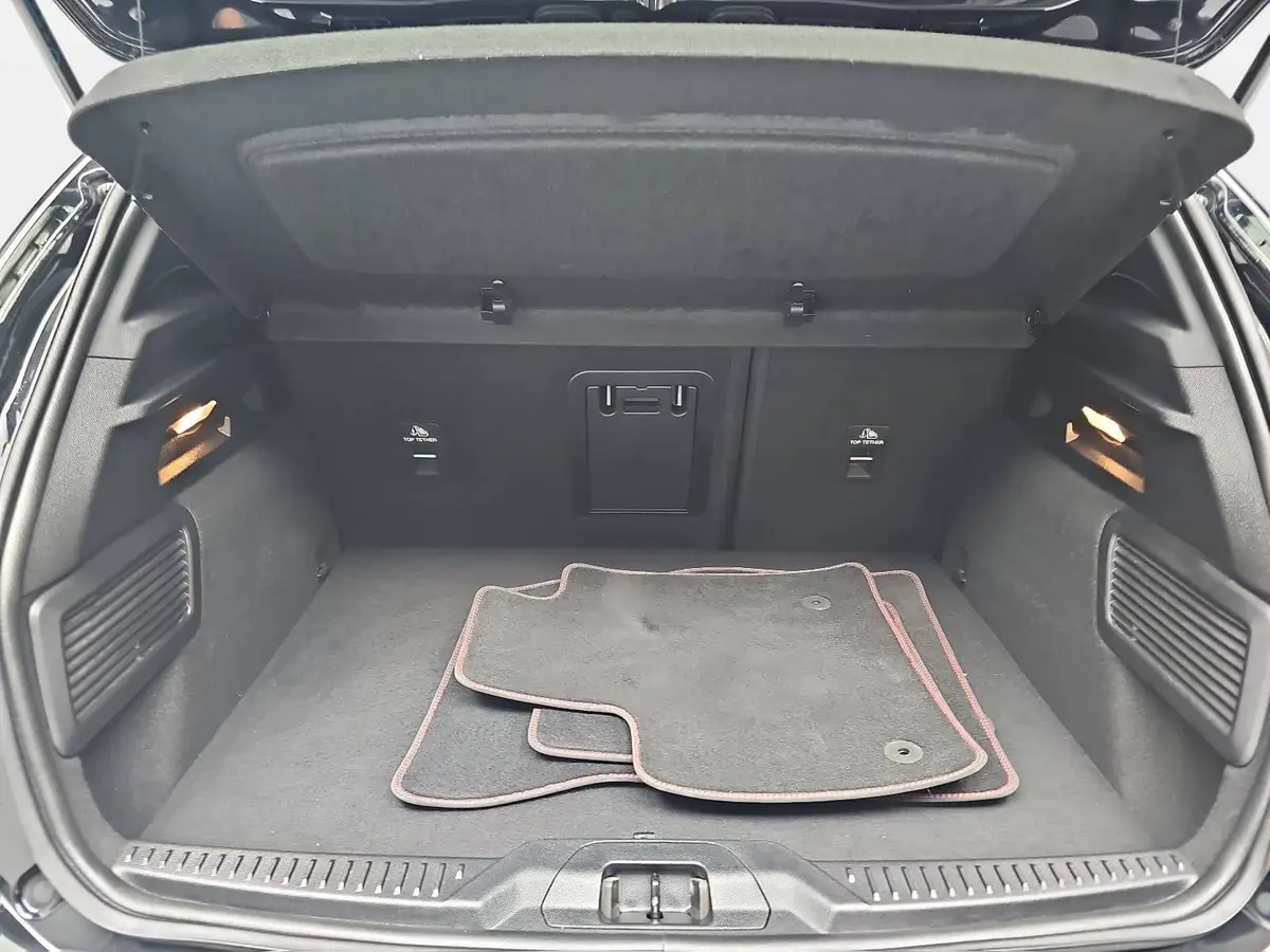 FORD FOCUS 1.0 EB ST-LINE NAVI LED LM18