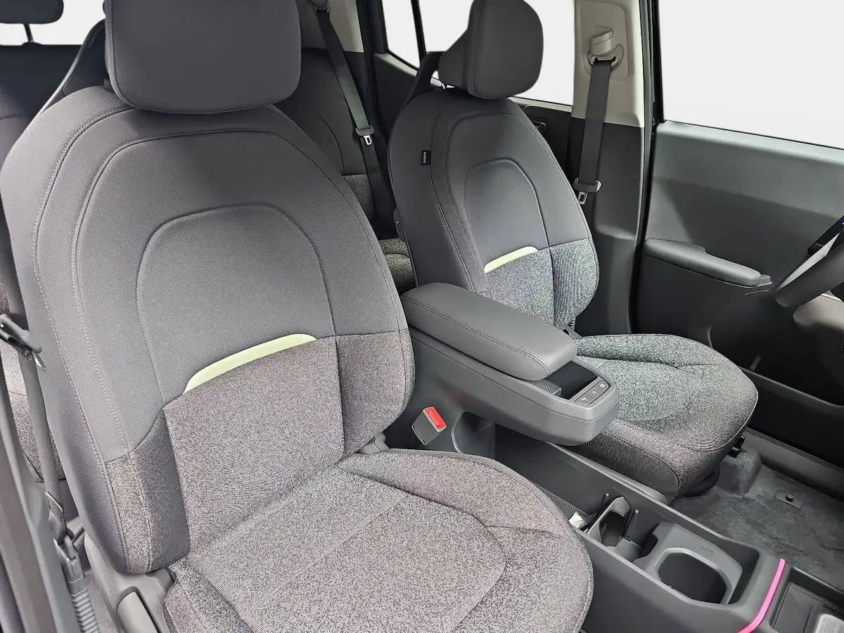 KIA EV2 42.2 KWH EARTH MJ27 WINTER-CONNECT TECHNOLOGY DRIVEWISE-PARK DESIGN