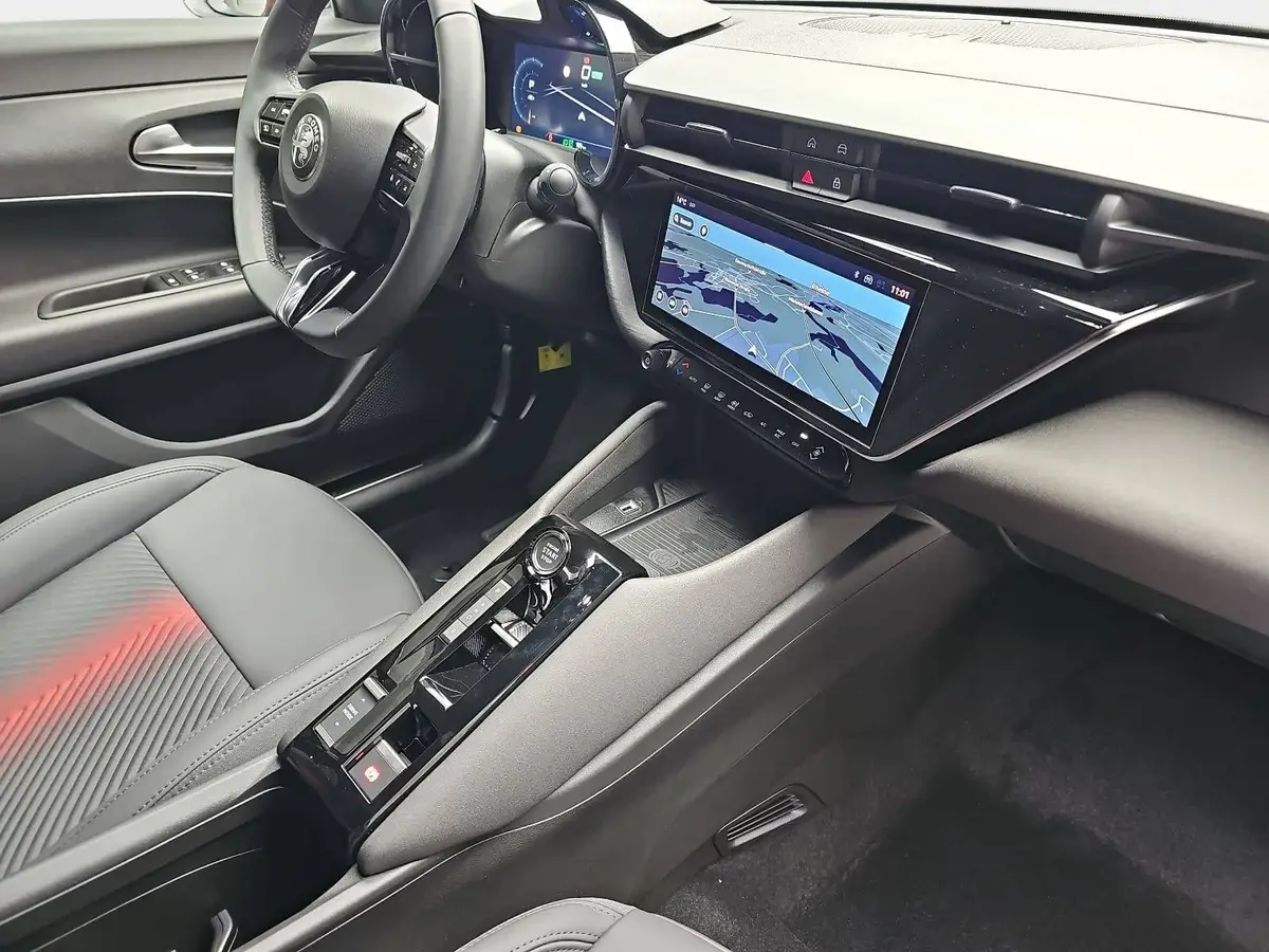 ALFA ROMEO JUNIOR ELETTRICA 54 KWH TI TECHNOLOGIE-PAKET