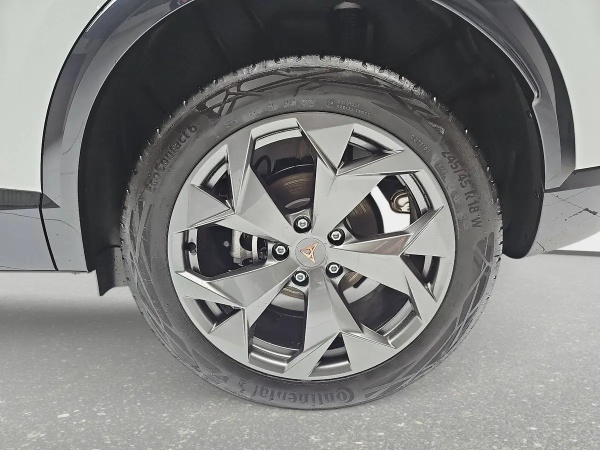 CUPRA FORMENTOR 1.5 ETSI DSG NAVI LED ACC SPURPAKET EL.HECKKL. KAM