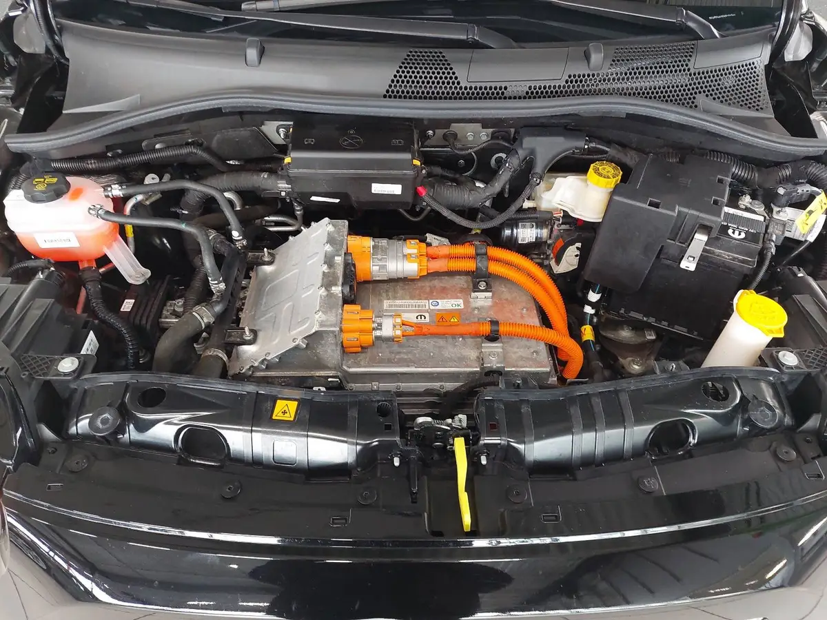 FIAT 500 ELEKTRO 23.8 KWH ACTION RADIO & WINTER PAKET GANZJAHRESREIFEN