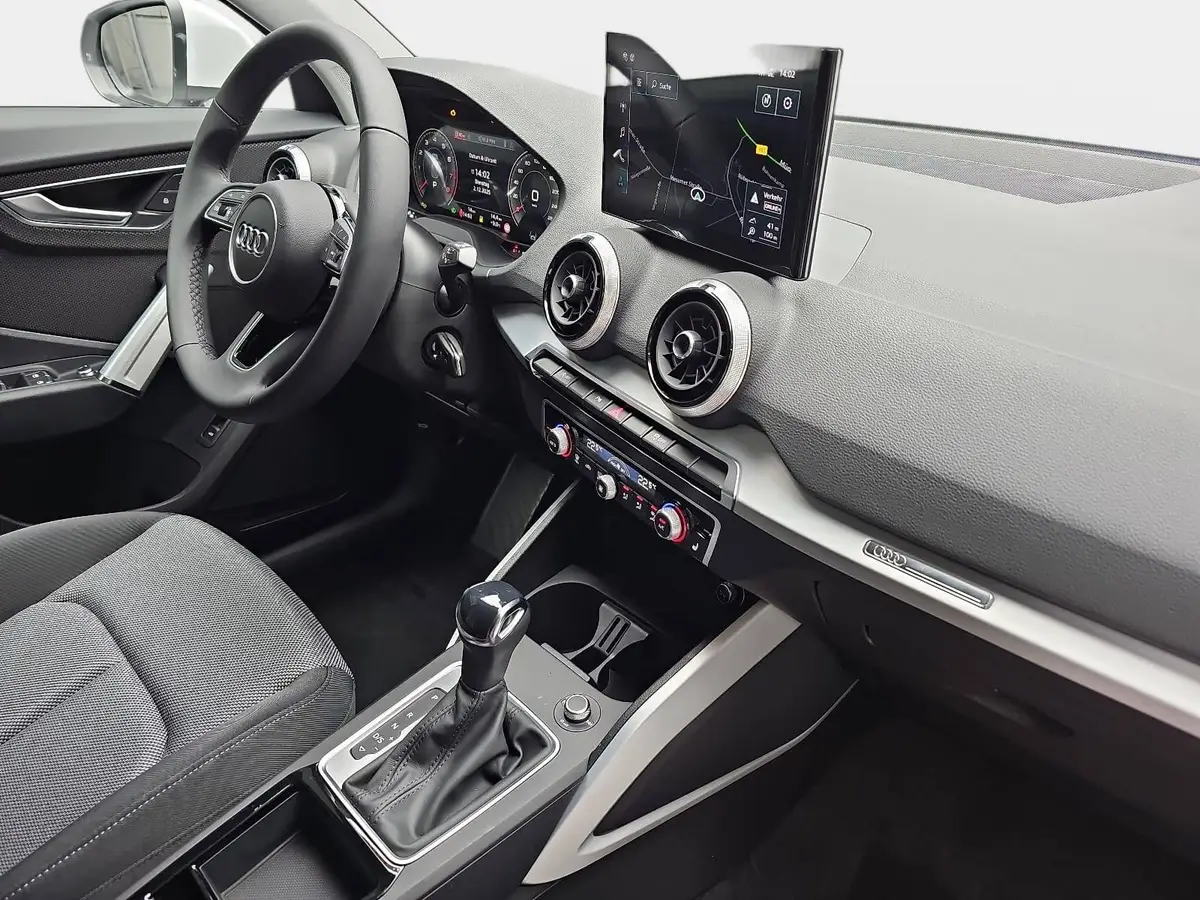 AUDI Q2 35 TFSI S-TRONIC S LINE NAVI LED ACC EL.HECKKL. WI