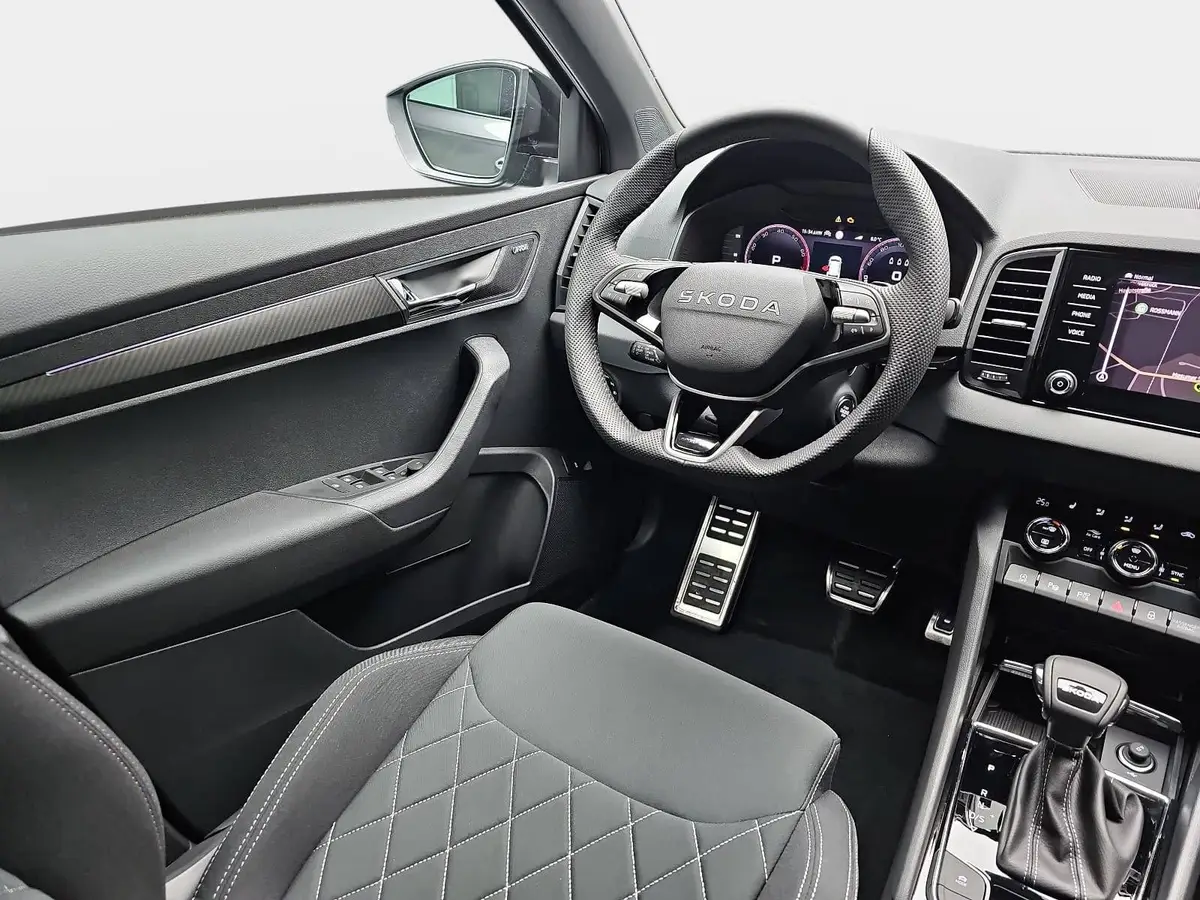 SKODA KAROQ 1.5 TSI DSG SPORTLINE NAVI LED-MATRIX PANO CANTON 
