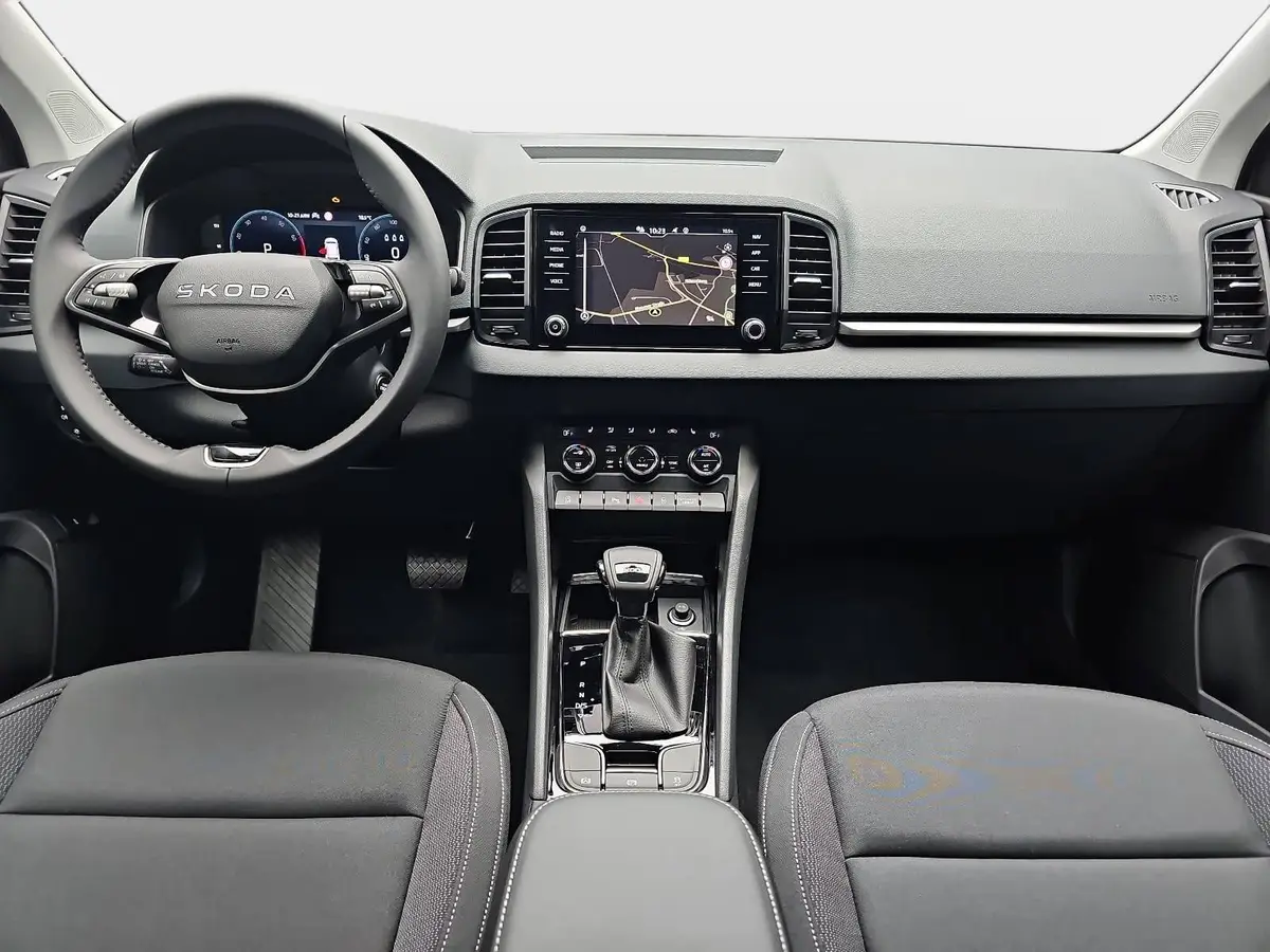 SKODA KAROQ 1.5 TSI DSG SELECTION LED ACC AHK