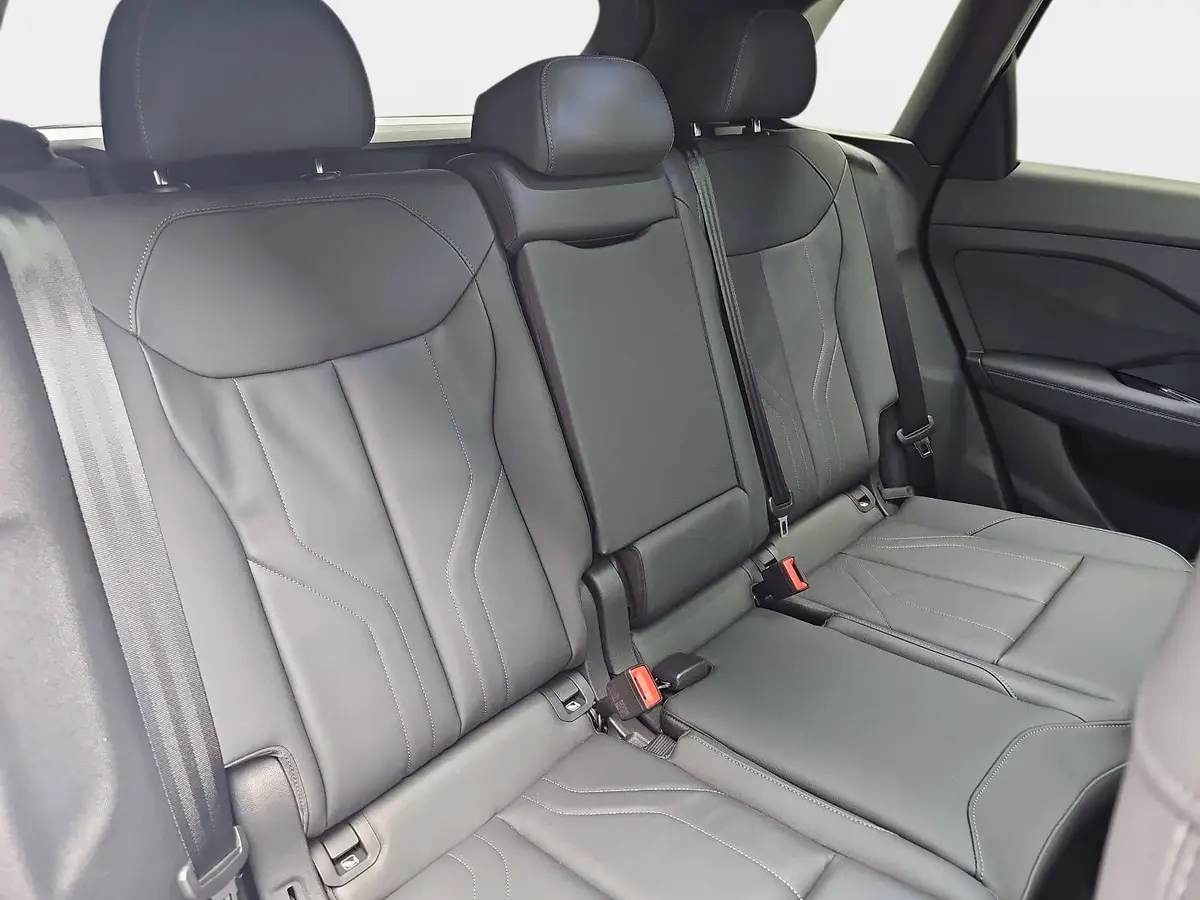 AUDI Q3 TDI S-TRONIC S-LINE NAVI LED-PLUS PANO