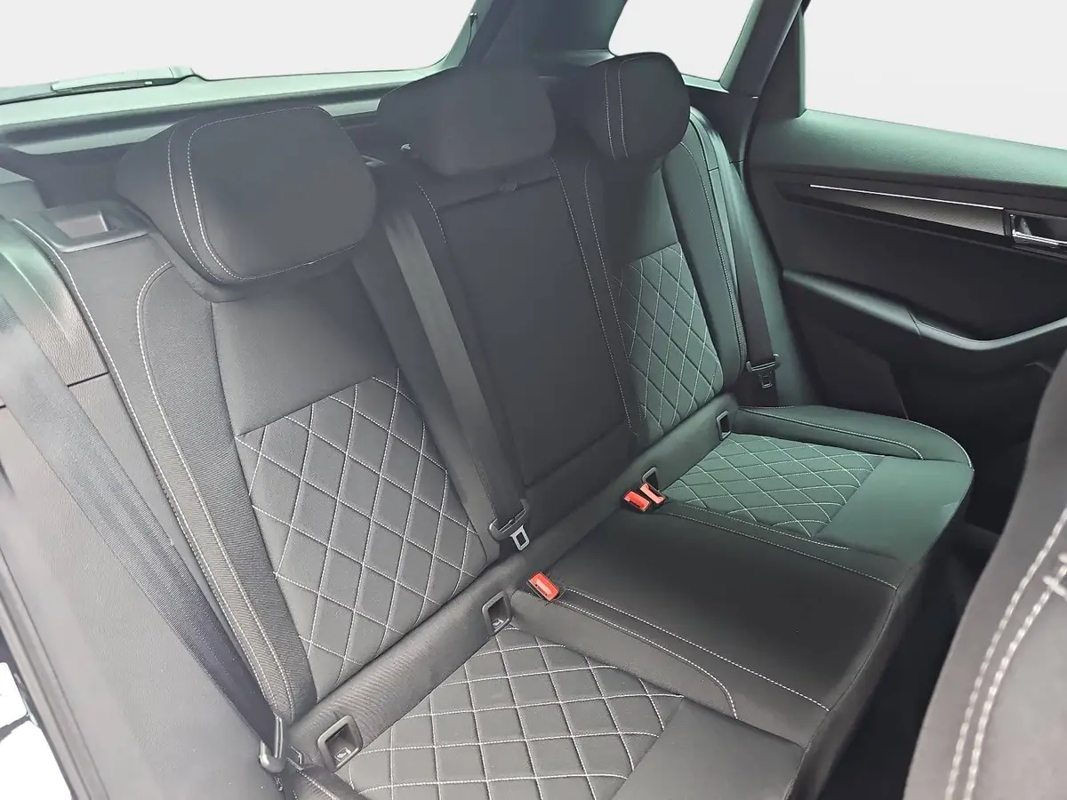 SKODA KAROQ 1.5 TSI DSG SPORTLINE NAVI LED-MATRIX PANO CANTON