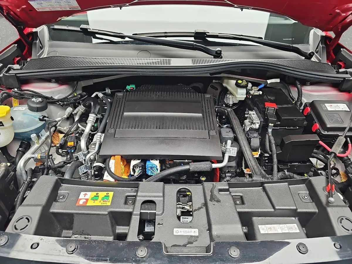 JEEP AVENGER AUTO. 51KWH ALTITUDE LED ACC KAMERA