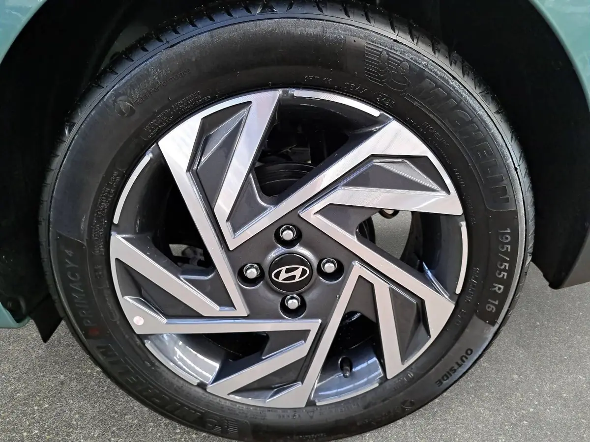 HYUNDAI I20 1.2 NAVI LED KLIMA GRA DAB SPURPAKET PDC KAMERA LM