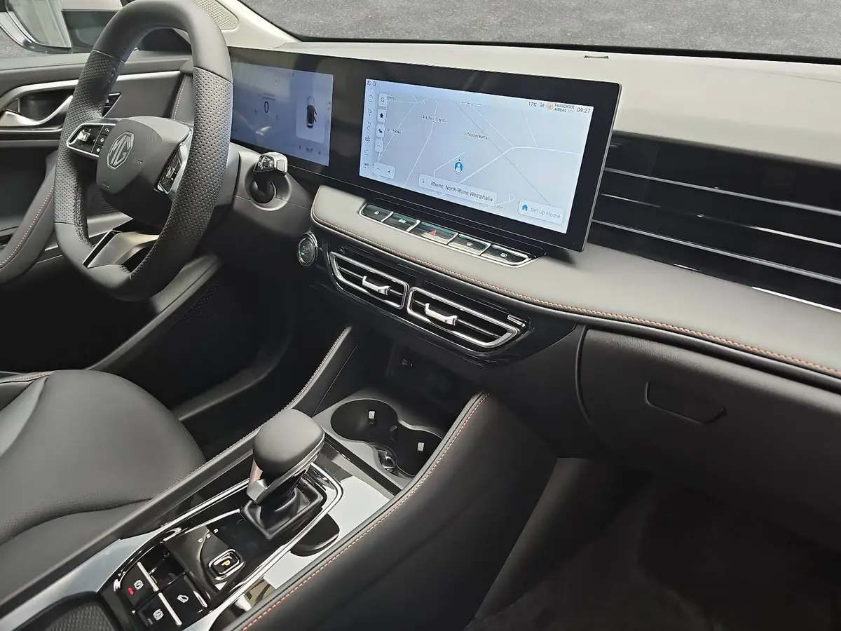 MG HS 1.5 PLUG-IN-HYBRID LUXURY LEDER 360-GRAD-KAMERA 19-ZOLL-LM