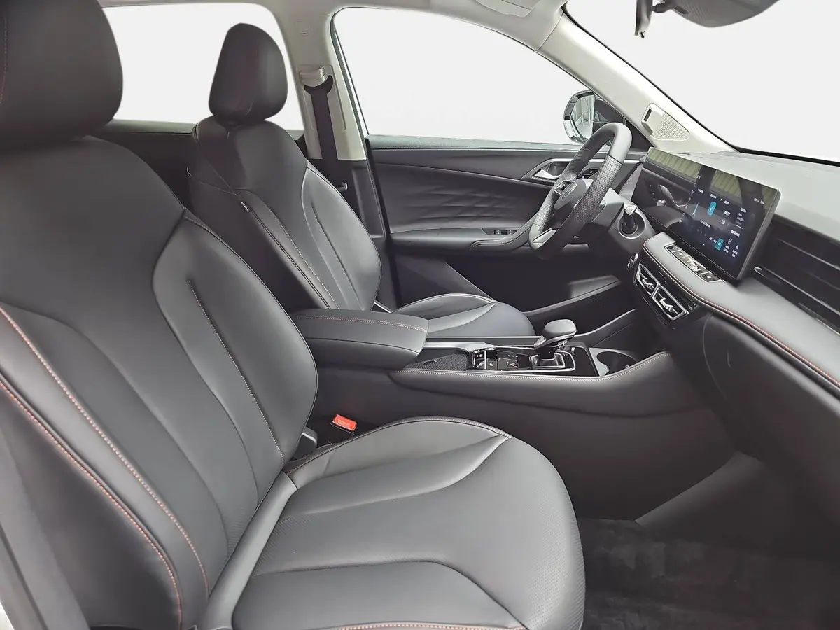 MG HS 1.5 PLUG-IN-HYBRID LUXURY LEDER 360-GRAD-KAMERA 19-ZOLL-LM