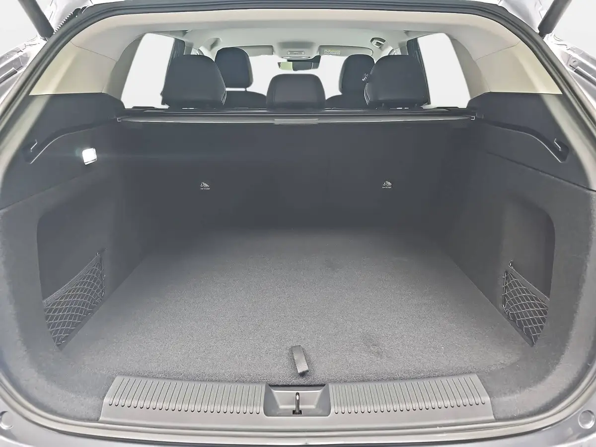 MG HS 1.5 HYBRID+ MY25.5 LUXURY LEDER 360-GRAD-KAMERA 19-ZOLL-LM