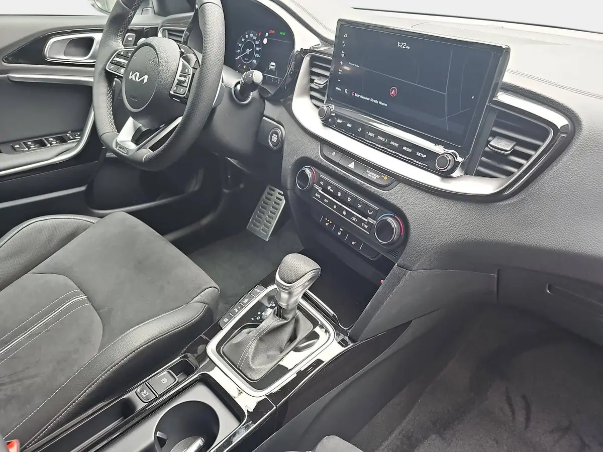 KIA XCEED 1.6 T-GDI 180 DCT GT-LINE MJ26 LEDER GLASDACH