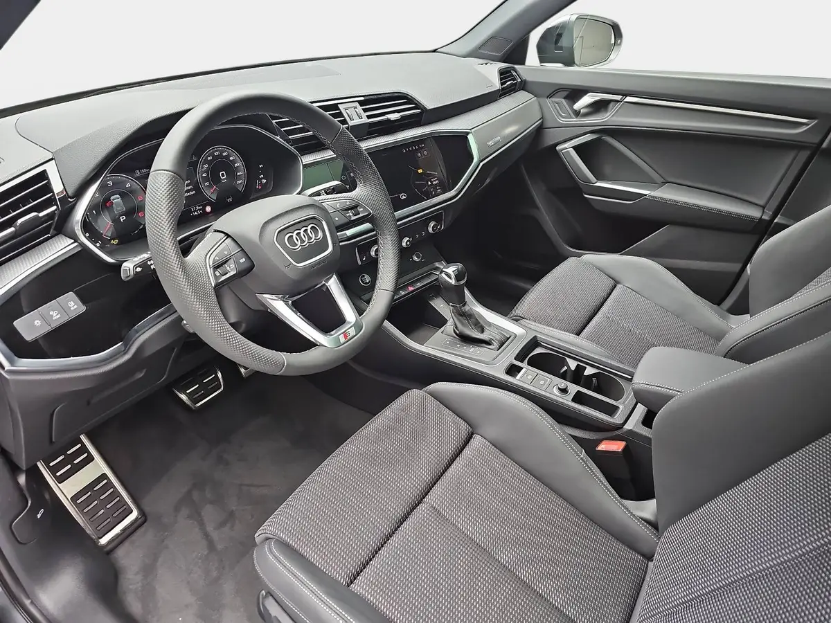 AUDI Q3 35 TDI S-TRONIC S LINE NAVI LED PANO ACC BLACK+ KA